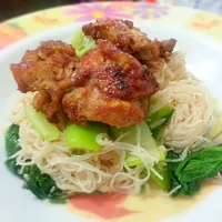 fried rice noodles with honey and vinegar fried chicken|MollyGeeさん