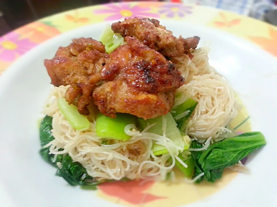 fried rice noodles with honey and vinegar fried chicken|MollyGeeさん