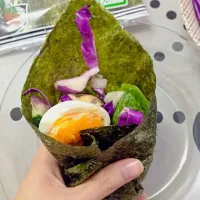 healthy veggie and egg wrap with roasted sesame dressing ♥|joey limさん