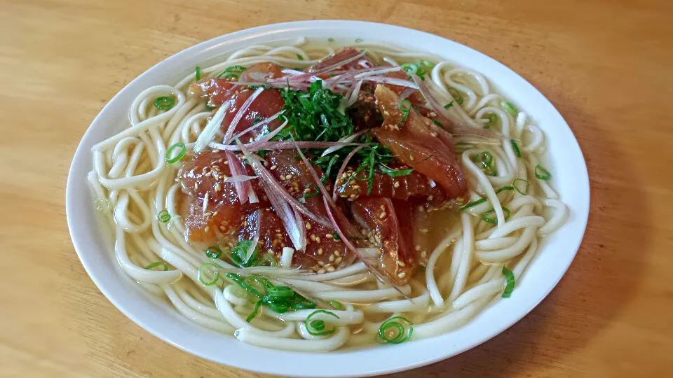 Snapdishの料理写真:マグロの漬けうどん！(お茶漬け風)|中村繁之さん