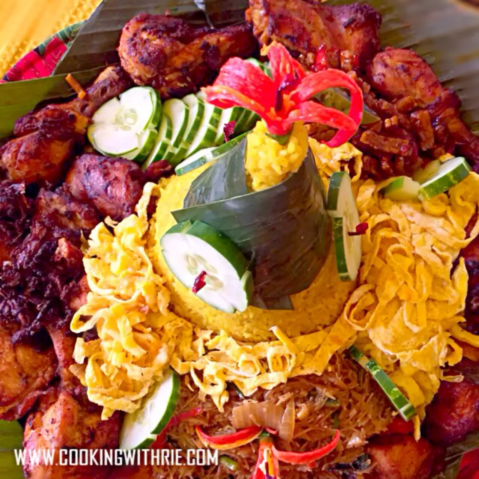 Tumpeng Nasi Kuning/ Rijsttafel/ Yellow Rice|rie simsさん