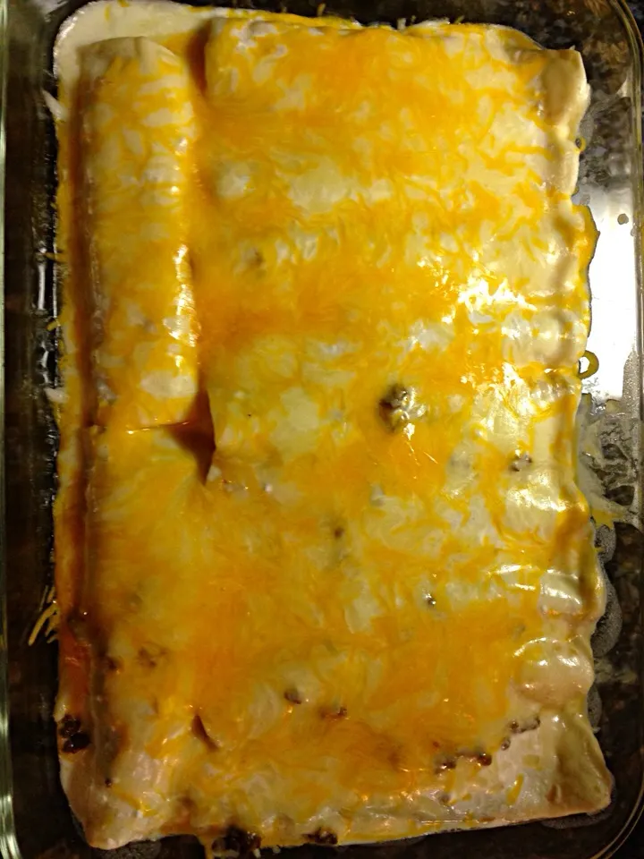 Cheese & Beef Enchiladas w/ Sour Cream Jack Sauce|Gregさん