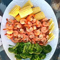 Summer feast of creole shrimp, broccoli, and corn on the cob :-)|Deanne Yamatoさん