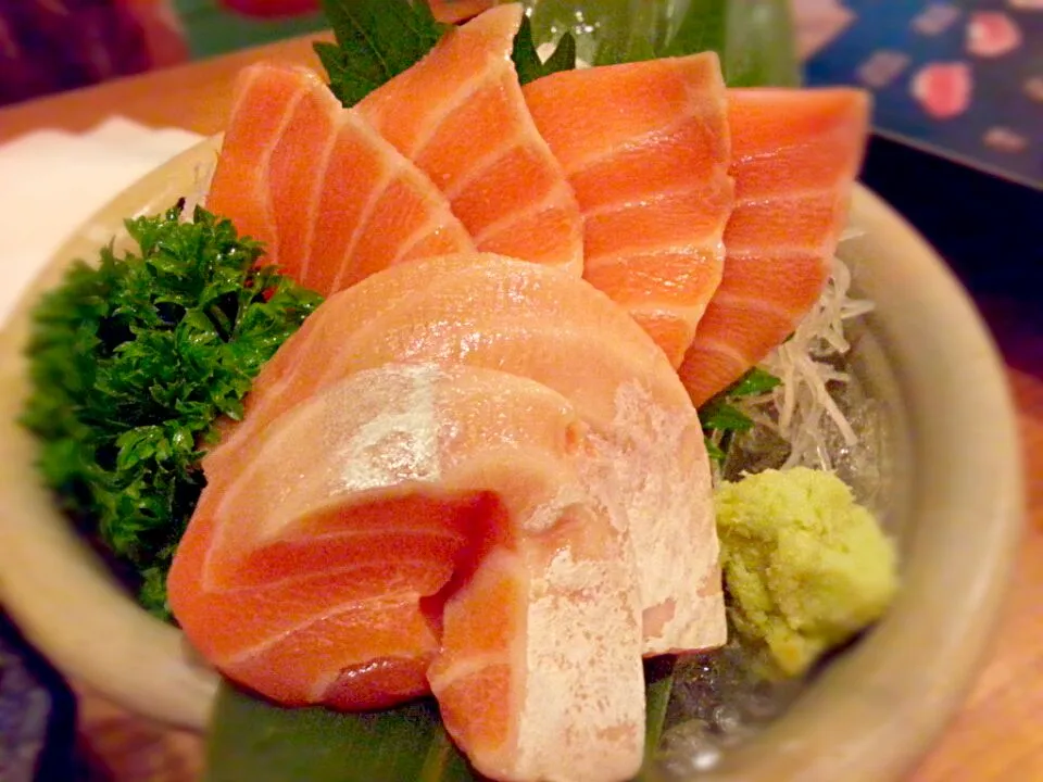 Snapdishの料理写真:Salmon sashimi|wartsanaさん