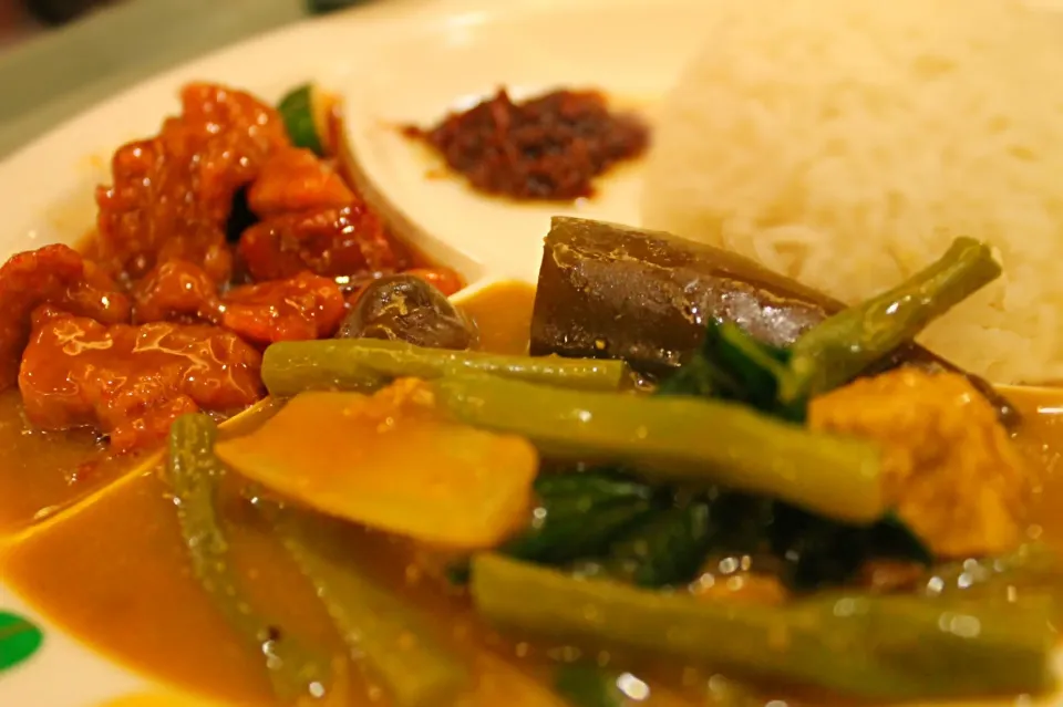 Bodhi's Sweet and Sour, Kare-Kare and Vegoong|Nyam | 照ちゃんさん