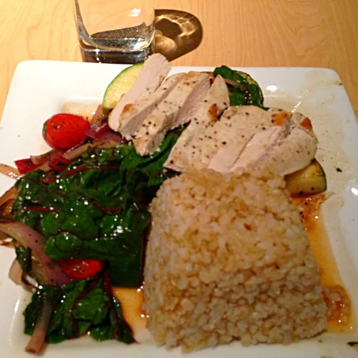 Veggie Hash, Chicken, and Brown Rice|Chris Rothさん