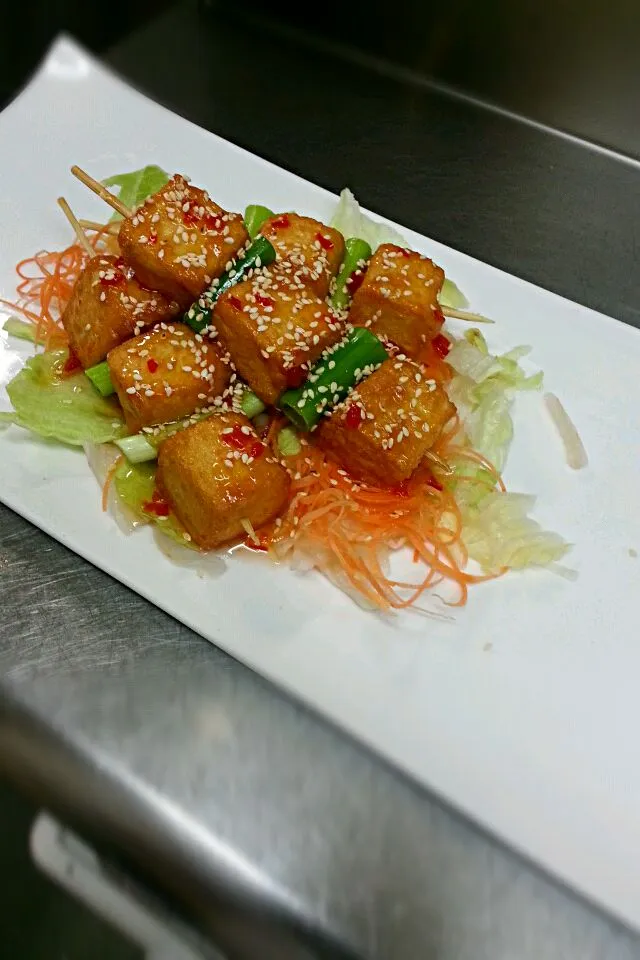 Fish Tofu with sesame & sweet chilli sauce.|Joey Tavares Limさん