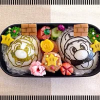 Snapdishの料理写真:次男・幼稚園お誕生日会・マリオ＆ルイージおにぎり弁当⭐️