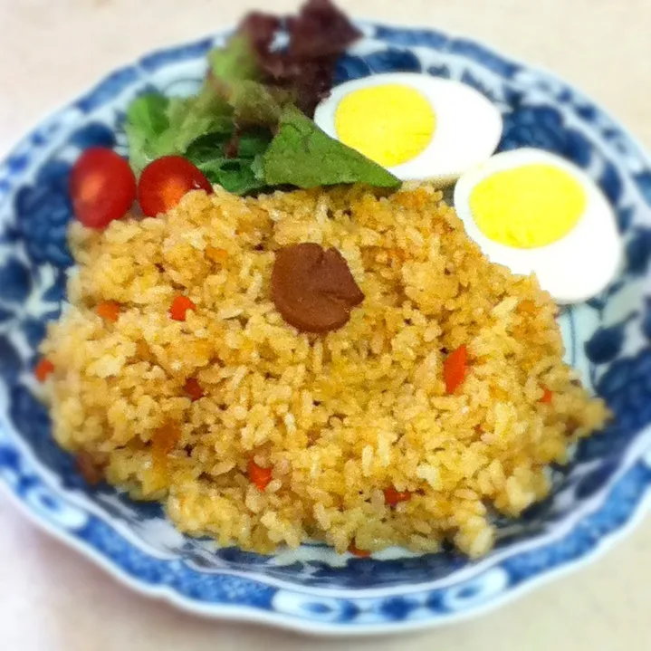 Today's JK lunch plate. テスト期間につき好物をば。デリーのカレーペーストでドライカレー。がむばれ！o(^▽^)o|hoppycowさん