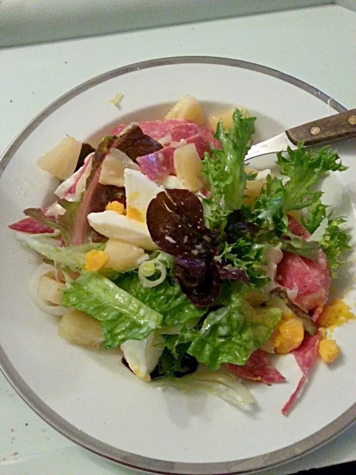 Fresh salad with salami and home made mayo.|Amber Webbさん