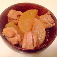 Snapdishの料理写真:大根と鶏肉の煮物|nabeさん