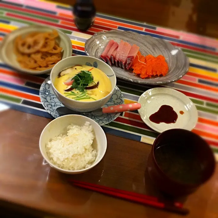 Snapdishの料理写真:お刺身 茶碗蒸し レンコンのきんぴら あおさの味噌汁 ご飯|Likaco0522さん