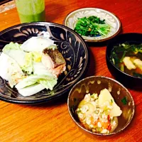 Snapdishの料理写真:🍁白菜と秋鮭の重ね蒸し🍁豆苗の薬味だれ🍁洋風ひき肉じゃが🍁京風味噌汁|yoko kitamuraさん