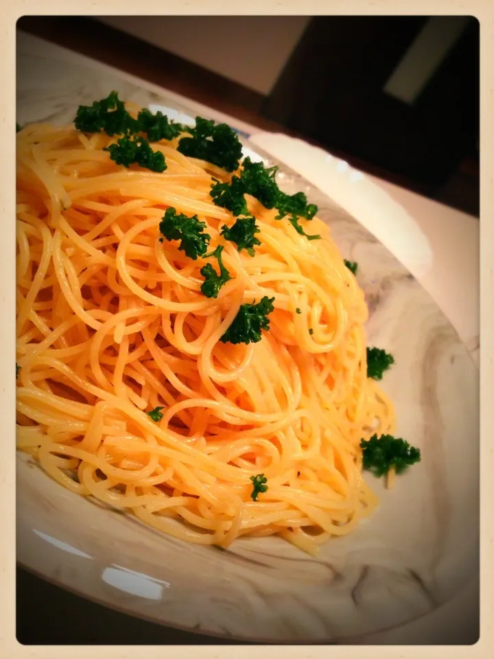 ケンタロさんの『今日のまかない「バターとレモンだけのスパゲッティと葉っぱサラダ他」』|mieko matsuzakiさん