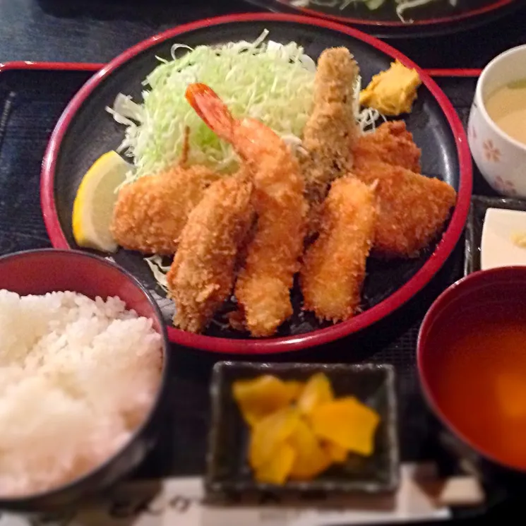 ミックスフライ定食|マカロニ公爵さん