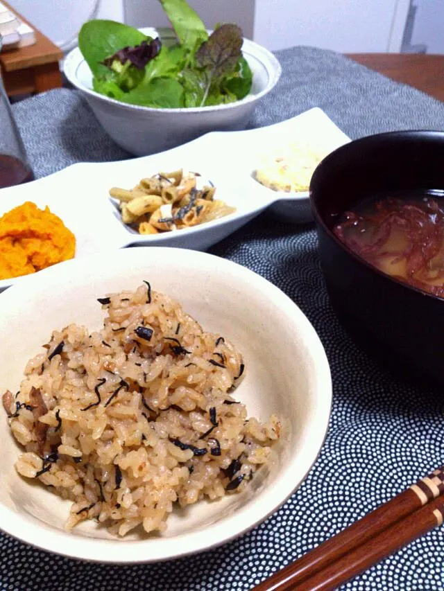 ひじき生姜ごはんと寒ふのりのお味噌汁定食|shihopさん