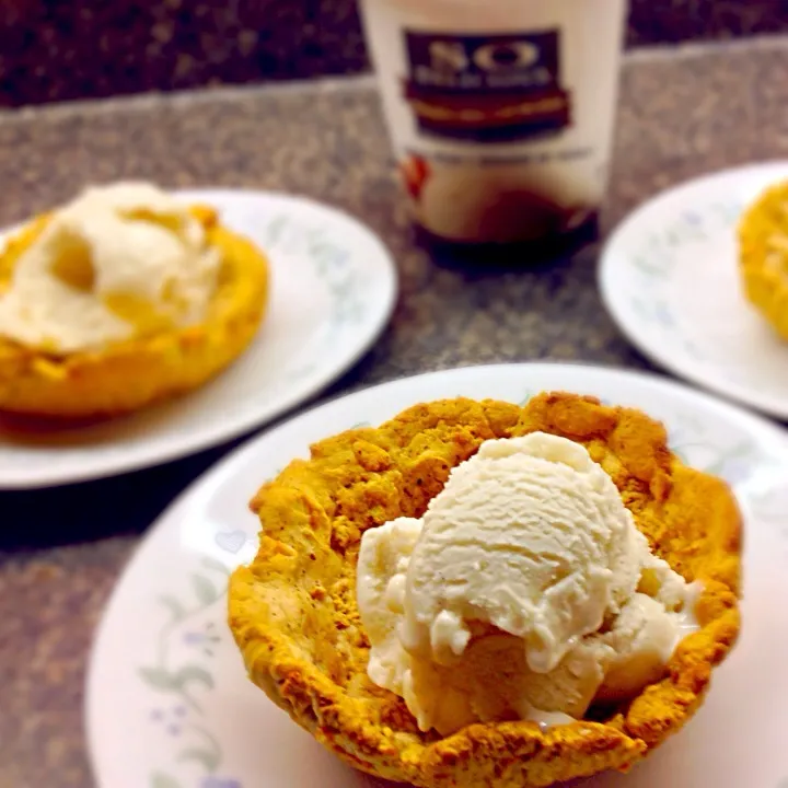 Snapdishの料理写真:Apple pie tarts make with apple pie quest bar and coconut milk vanilla icecream|ruthie aideyanさん