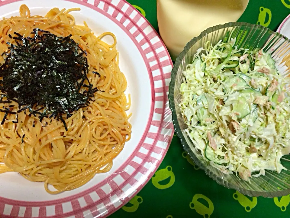 Snapdishの料理写真:#夕飯 辛子明太子スパゲティ、ツナサラダ。辛子明太子がウニっぽい味がした。|ms903さん