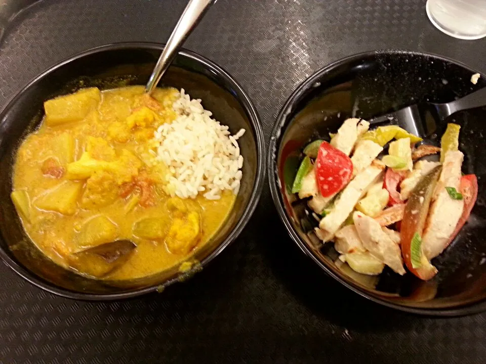 thai style curry vegetables, chicken, rice|ash tamさん