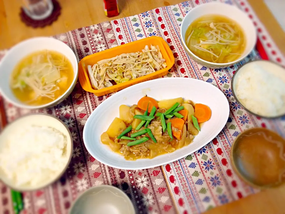 残りの肉じゃが、ささみと生姜のスープ、シリコンスチーマーで白菜・豚・えのきの蒸し煮。|あすみさん