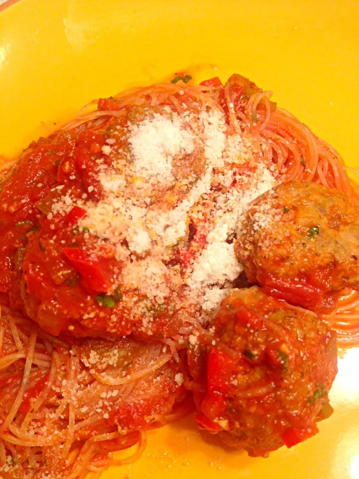 My meatballs and sauce with rice noodles.|amyさん