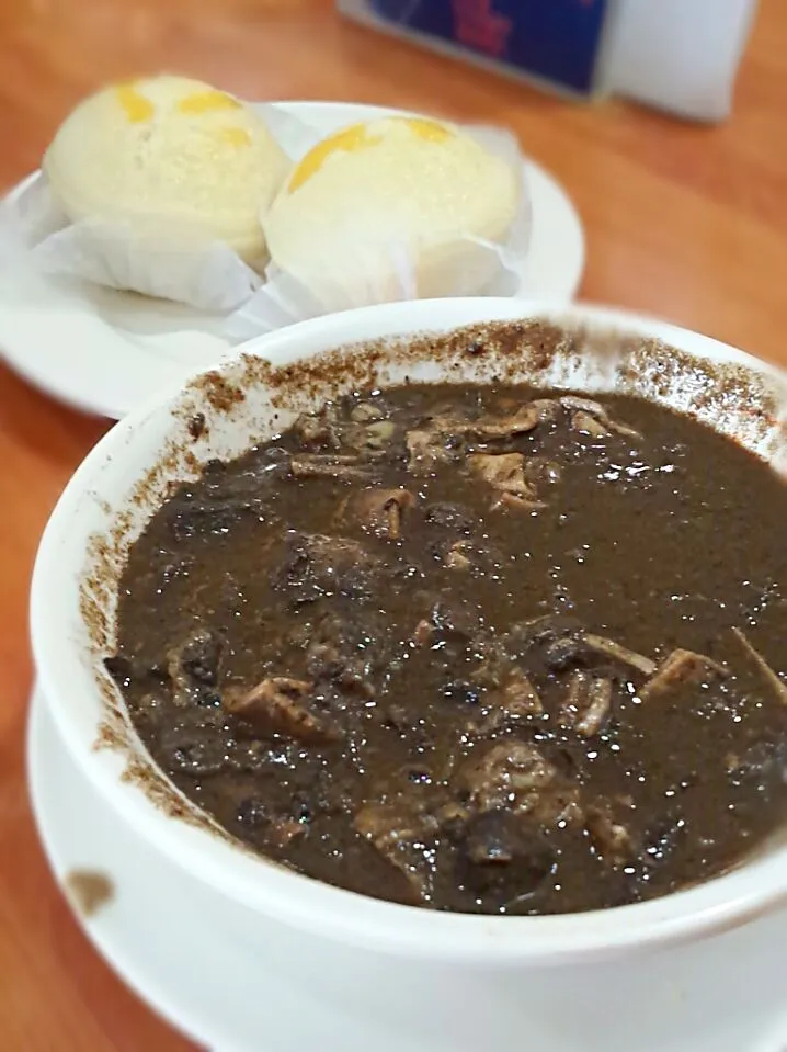 dinuguan and puto|enihsさん