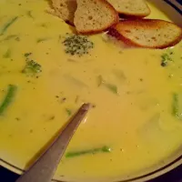 broccoli cheese soup|Laura Yvette Rojas DeLeonさん