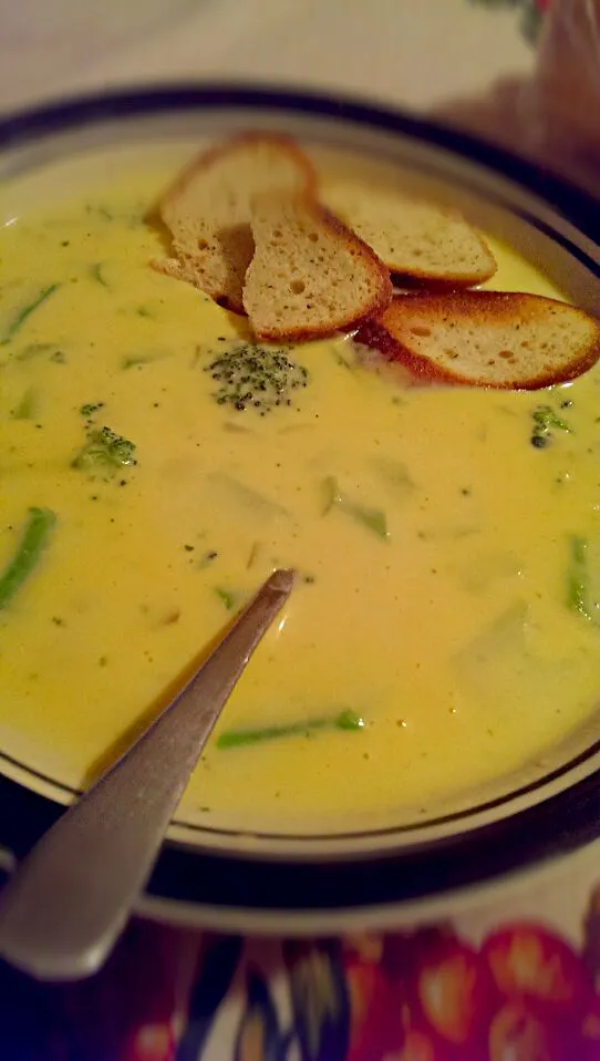 broccoli cheese soup|Laura Yvette Rojas DeLeonさん