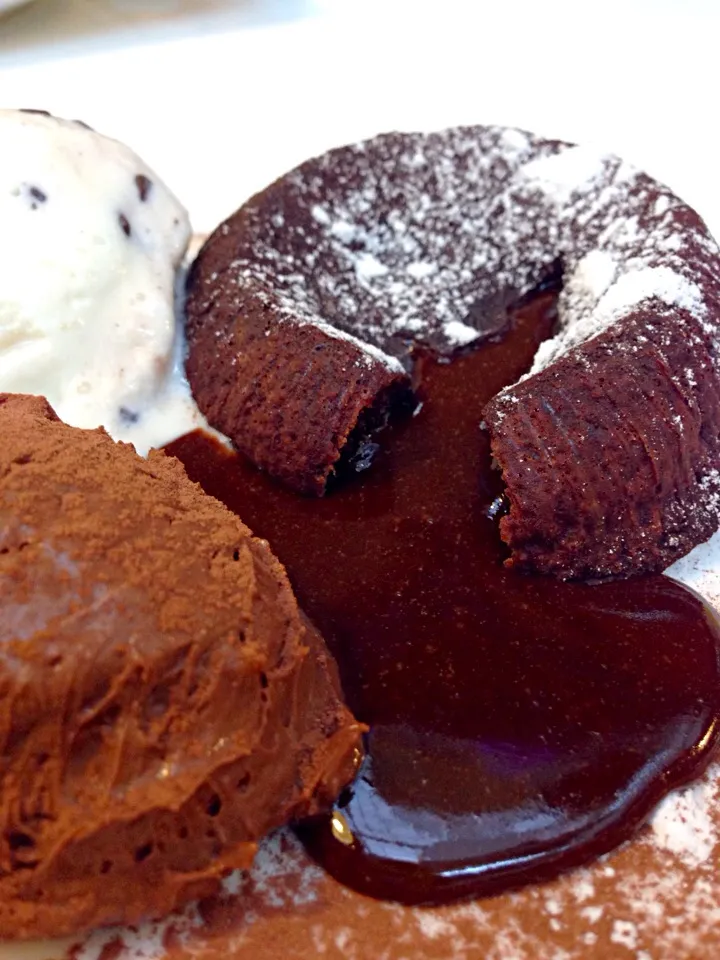 chocolatte lava, comes with choc mousse & choc chip icecreme|didi kullawadeeさん