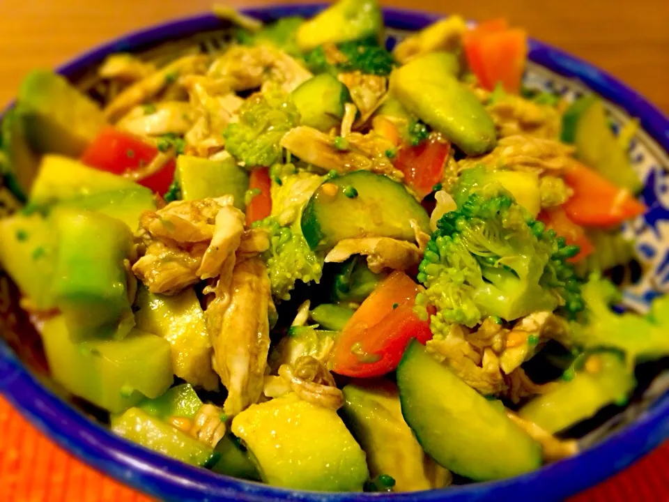 Shredded chicken & avocado mixed salad balsamic vinegar dressing 茹でササミ、アボカドのミックスサラダ バルサミコ酢ドレッシング|Junya Tanakaさん