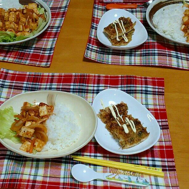 Snapdishの料理写真:10/18(金)の夕食
豆腐のトマト炒めごはん
ミニお好み焼き|ふみぃさん