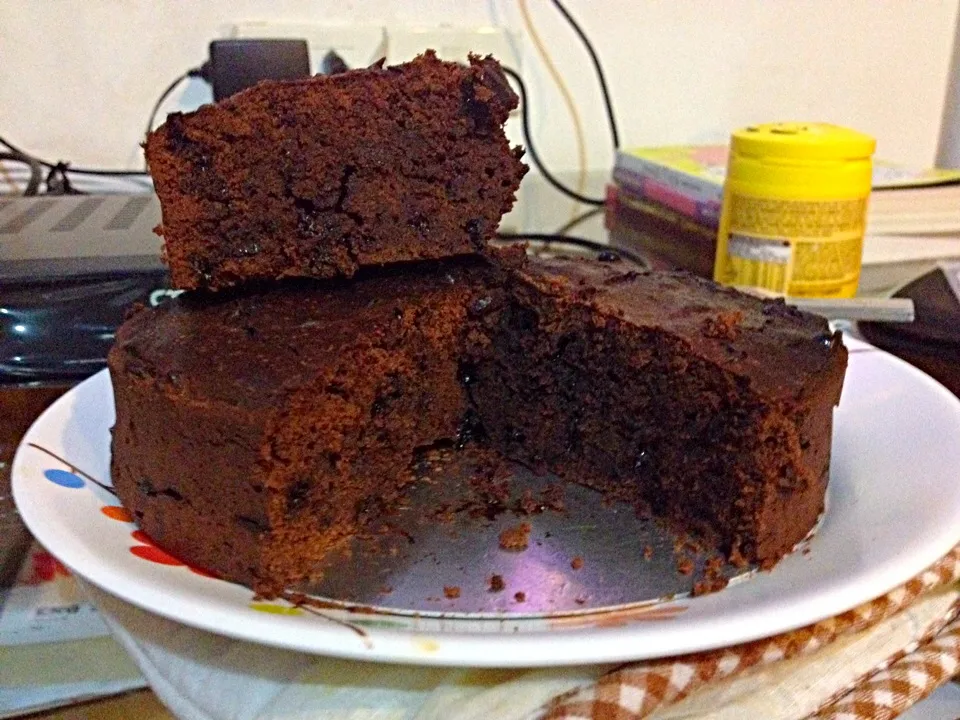 Snapdishの料理写真:This brownie is very rich dark. I had it only a piece is enough. Yummie~*|Paritさん