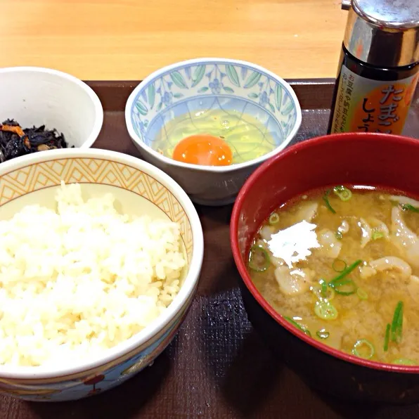 豚汁卵かけご飯朝食|おかっぴーさん