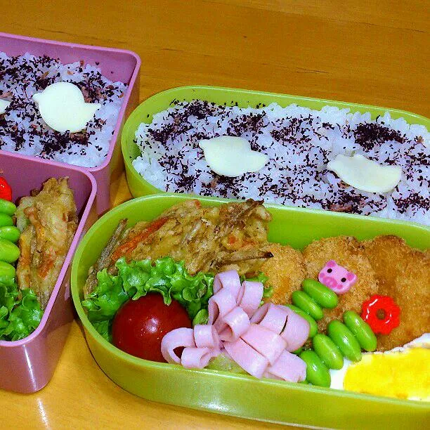 Snapdishの料理写真:10/19(土)の長女と次女の弁当
♪ササミチーズフライ
♪ごぼうのかき揚げ
♪ハム
♪枝豆ピック
♪目玉焼き
♪ミニトマト|ふみぃさん