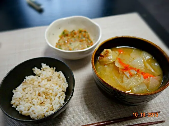 豚と鶏の肉団子の豚汁風
納豆だしあえ
ご飯|chackさん