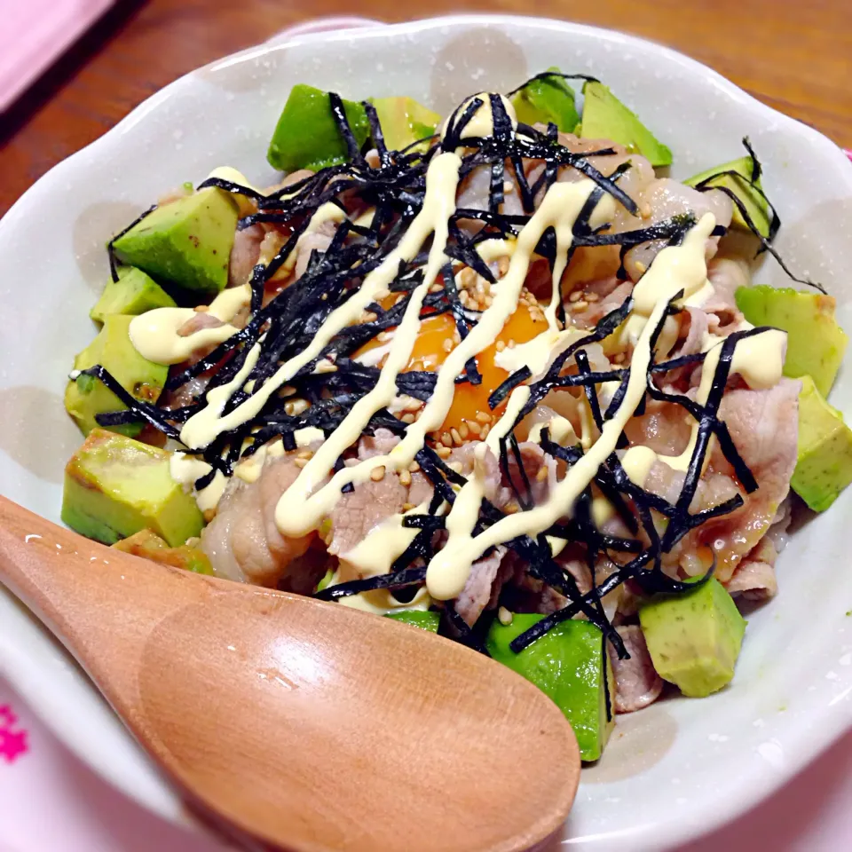 豚バラとアボカド丼！|なみえもんさん