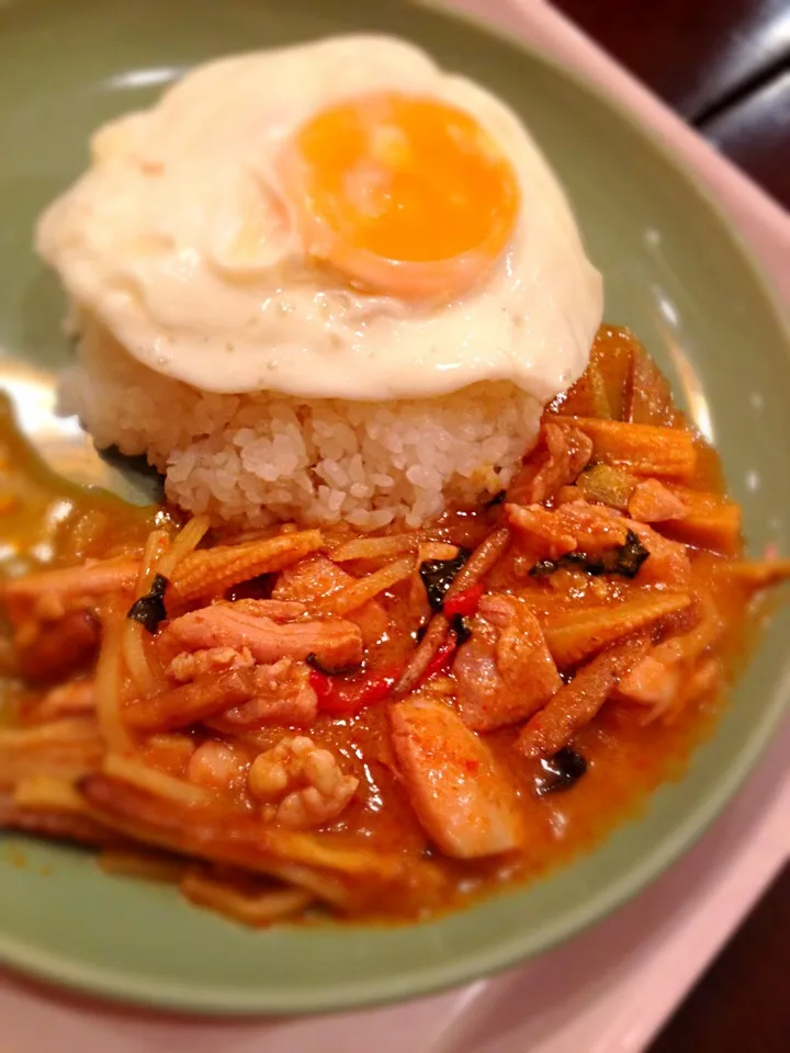 タイ 鳥肉カレー炒め|よっしいださん