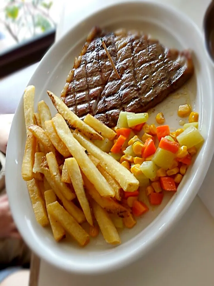 Snapdishの料理写真:top sirloin steak|enihsさん