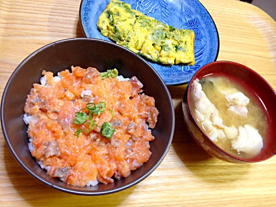 トロサーモン丼、青さの卵焼き、タラのお味噌汁|離乳食完了期 1歳さん