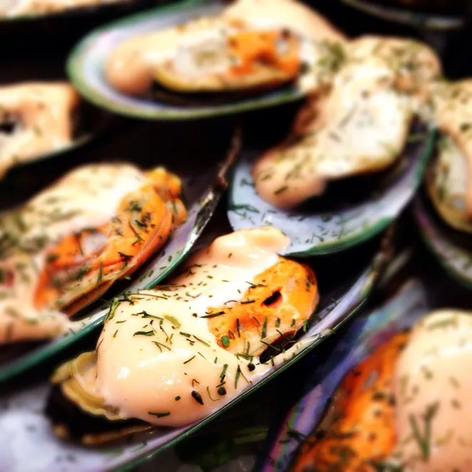 Mussels with Butter Sauce|Sam: photos by iPhoneさん