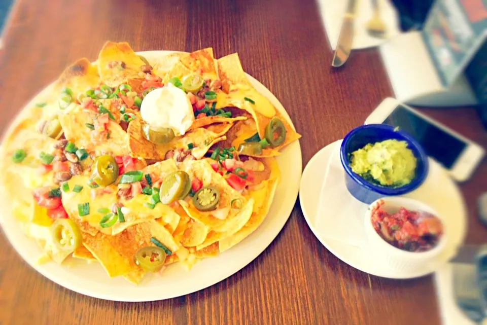 Snapdishの料理写真:Hard Rock Cafe's nacho|yukichi.さん