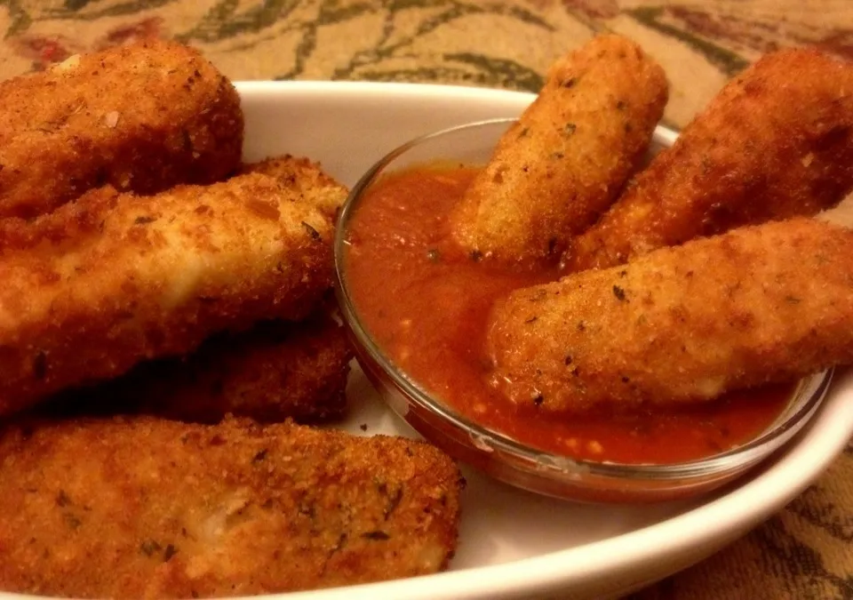 Homemade vegan mozzarella sticks|malindaさん