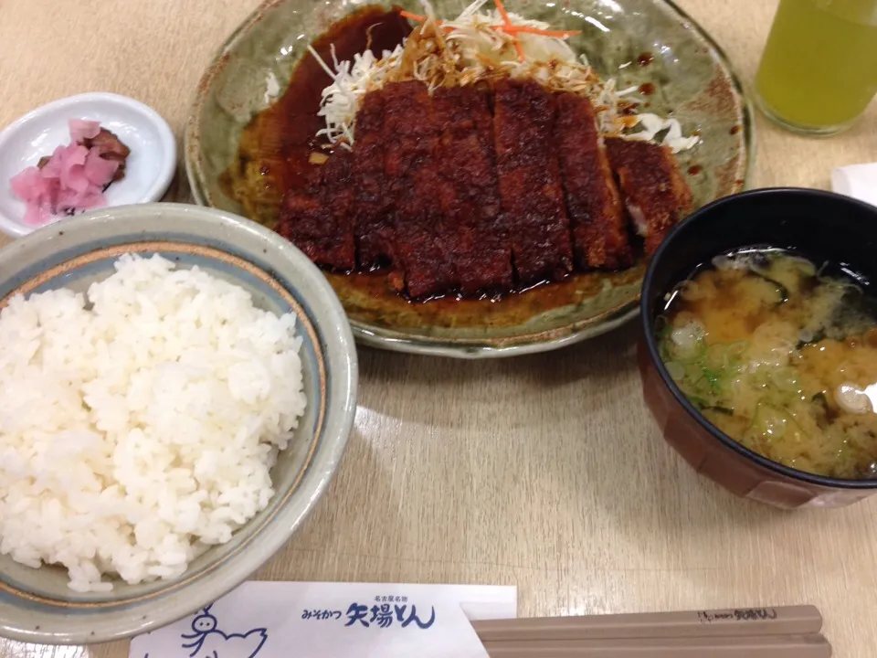 Snapdishの料理写真:ロースとんかつ定食|まさとさん