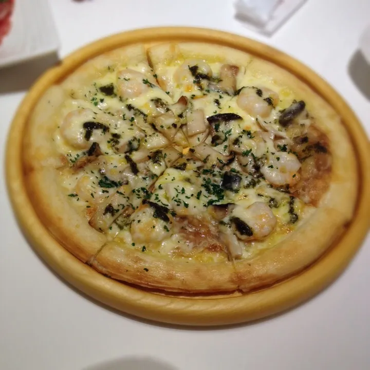 エリンギとエビのピザ|KOo yamazakiさん