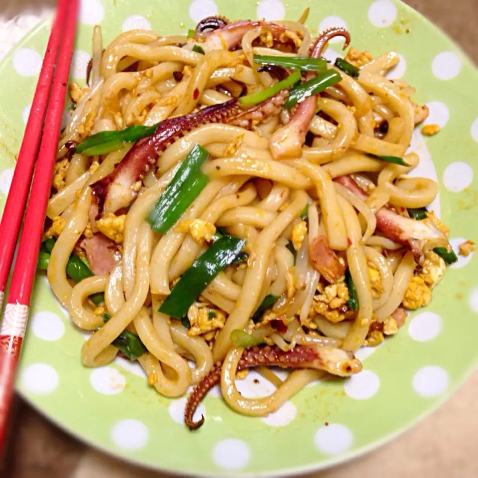 にらとボイルイカの焼きうどん|メンメンさん