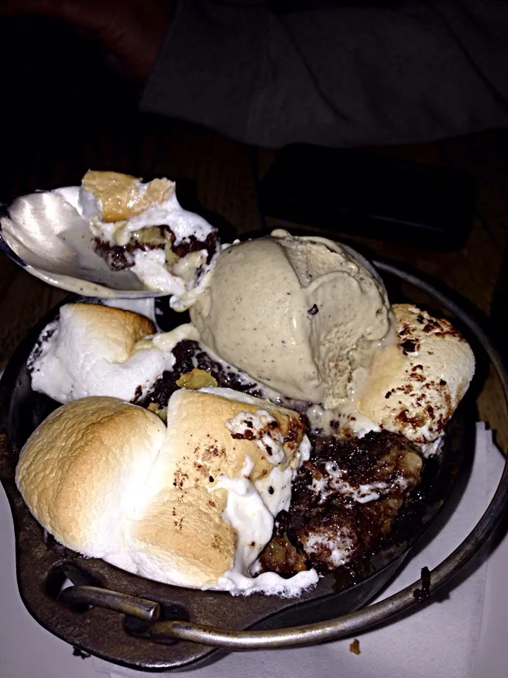 S'mores bread pudding|candace johndonさん