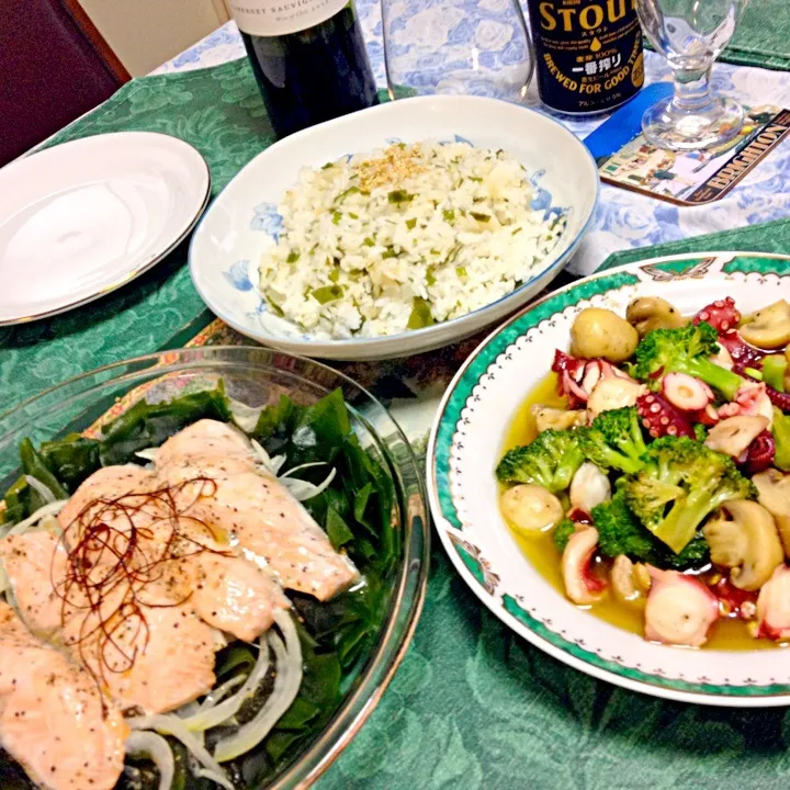 三陸の昆布を頂いたので💚昆布の中華風ご飯・秋鮭と昆布の塩だれ蒸し・蛸とマッシュルームとブロッコリーのアヒージョではじめますね〜🍺😘|ちーねーさん