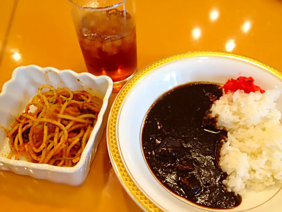 Snapdishの料理写真:ポモドーロ 黒カレー🍛|Kojiさん