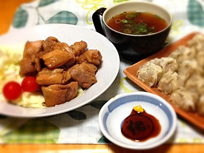 ひとみさんの料理 母直伝！鶏の醤油煮(*´ー｀*)・お味噌汁・焼売|美也子さん