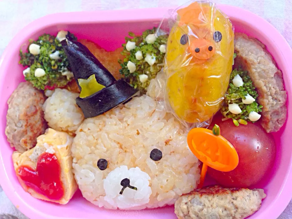 Snapdishの料理写真:Lunch box☆Witch Rilakkuma🎵魔女ﾘﾗｯｸﾏ&ｷｲﾛｲﾄﾘ|🌈Ami🍻さん